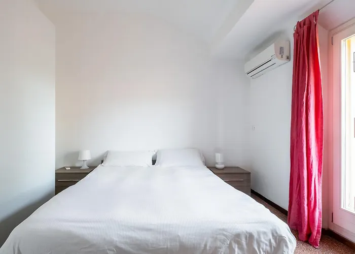 Vista Sulle Torri Di By Wonderful Italy Bolonia